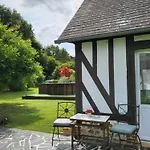 Casa De Invitados Estilo Normandie