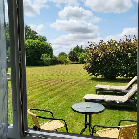 Casa De Invitados Estilo Normandie Nyaraló